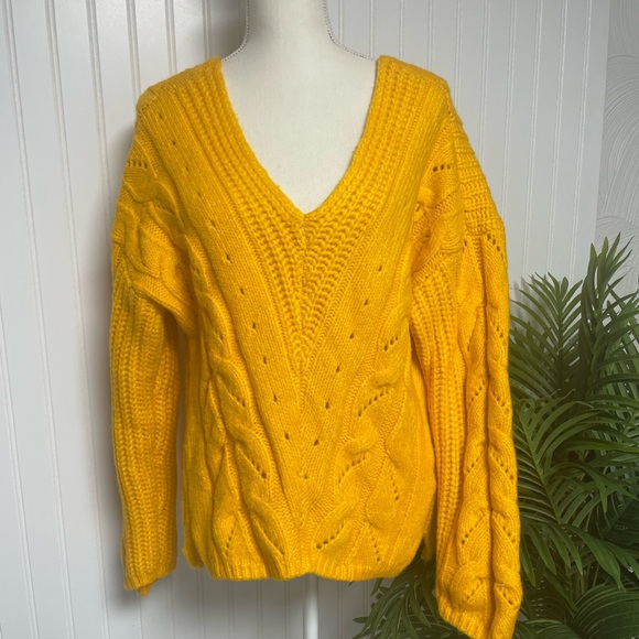 Anthropologie Gold Relaxed Fit Cable Alpaca Sweater Womens Large - Picture 2 of 11